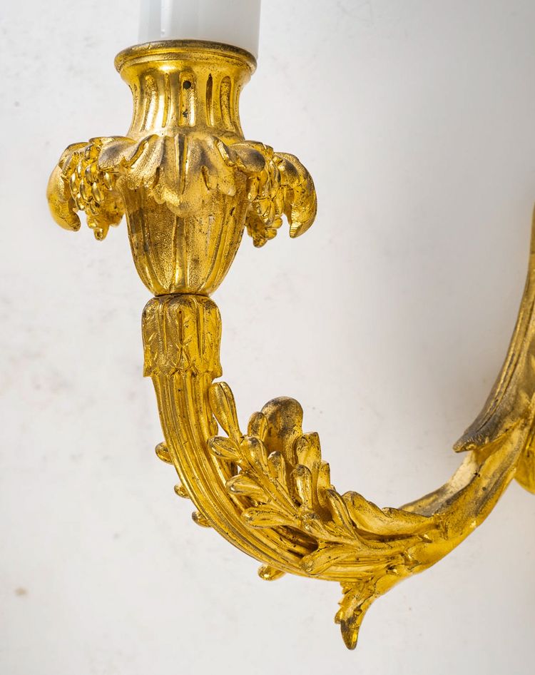 Coppia di appliques in ormolu in stile Luigi XVI Aux Termes de Femmes 1850-1870 ca.
