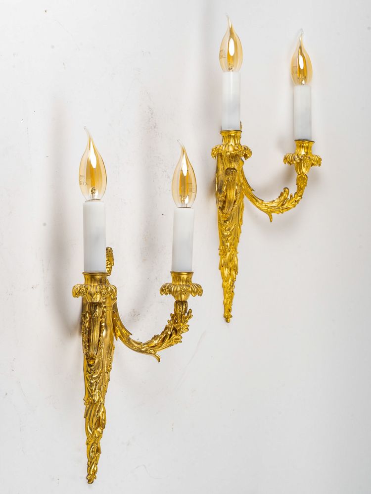 Coppia di appliques in ormolu in stile Luigi XVI Aux Termes de Femmes 1850-1870 ca.