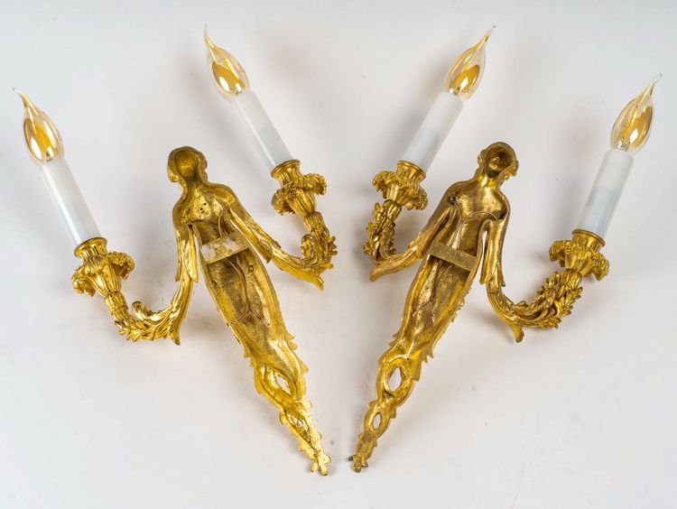 Coppia di appliques in ormolu in stile Luigi XVI Aux Termes de Femmes 1850-1870 ca.