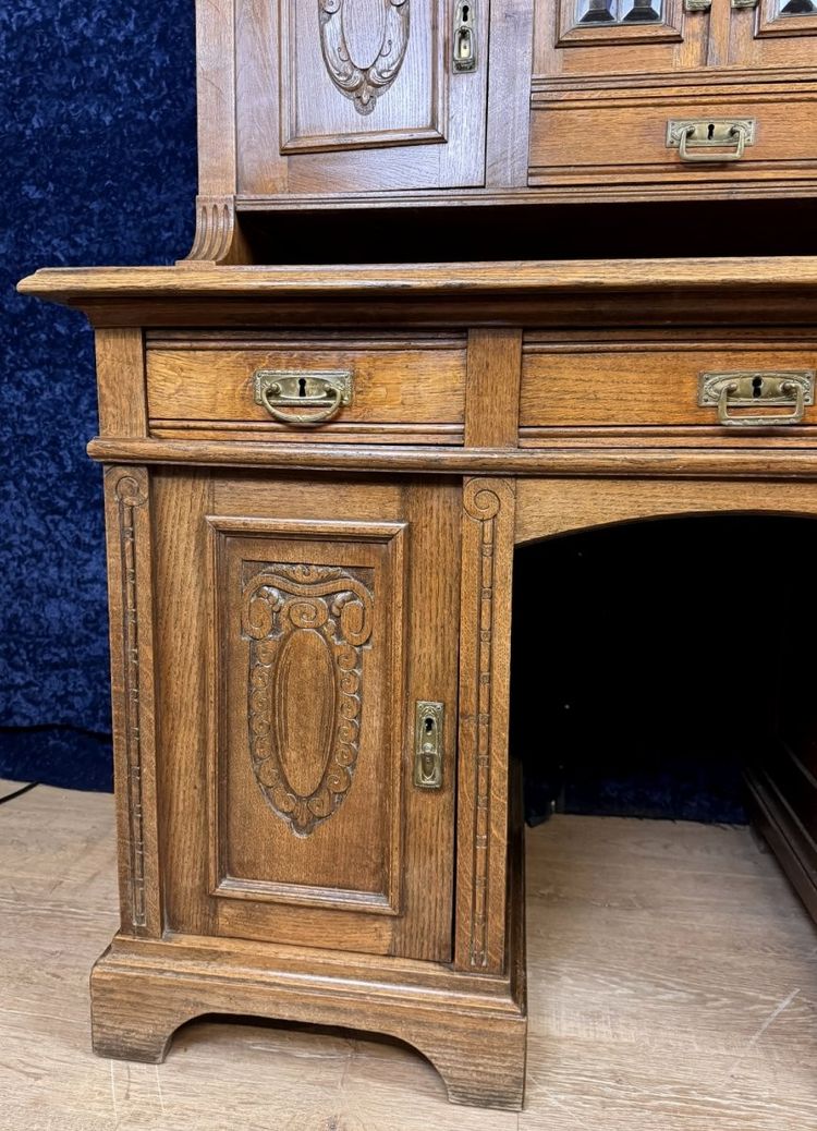 Bureau à gradin époque art nouveau en chêne sculpté vers 1900 