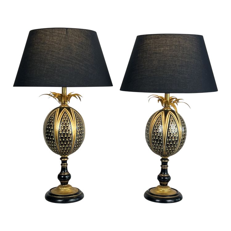 MAISON CHARLES ( im Geschmack von ) PAIRE DE LAMPES EN LAITON ET OEUF D'AUSTRUCHE
