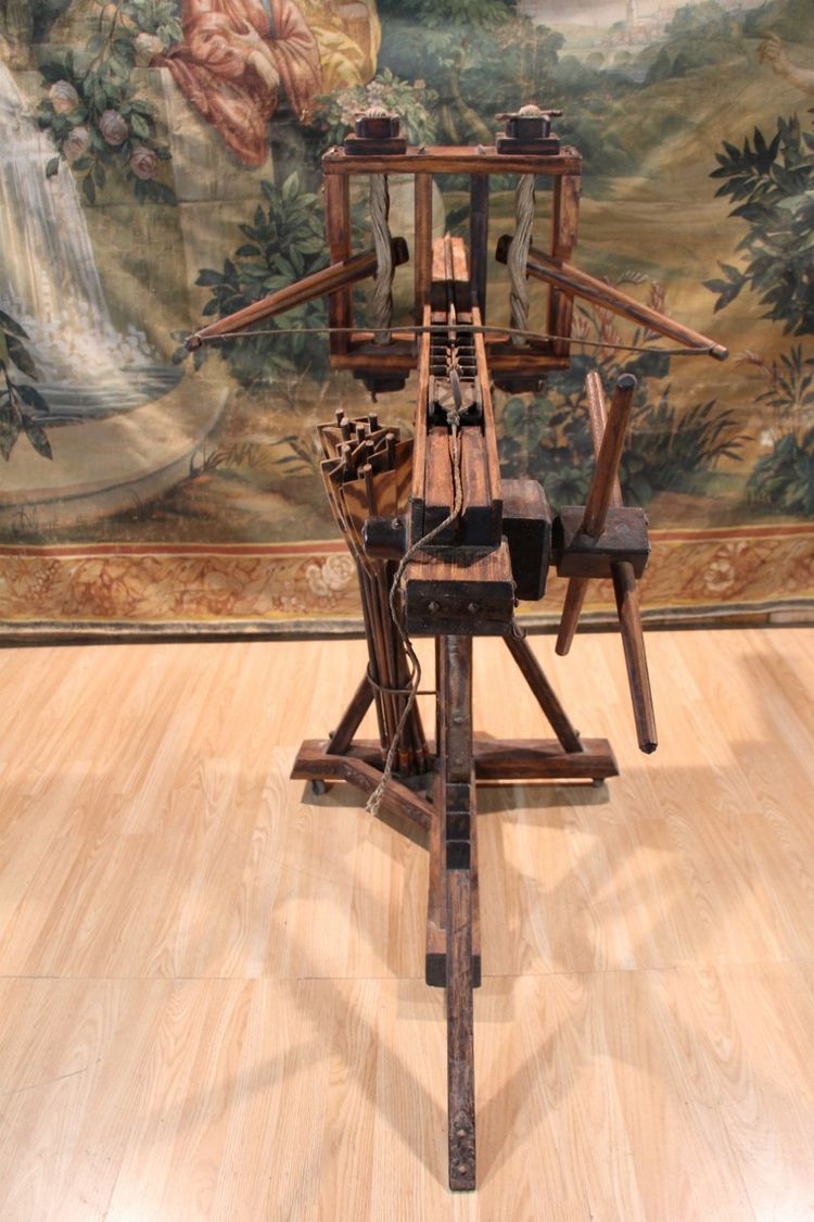 Ballista a cremagliera in legno con frecce