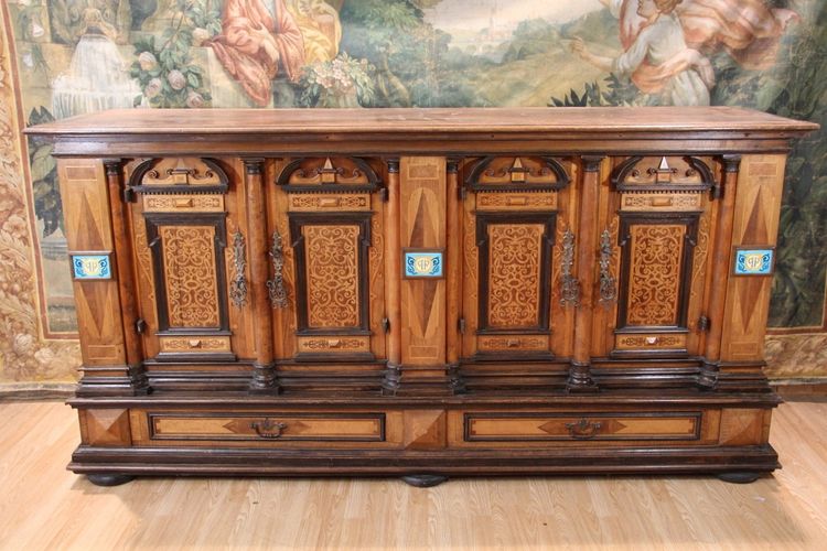 Imponente buffet A Hauteur d'Appui XIX secolo Valle del Reno da un castello
