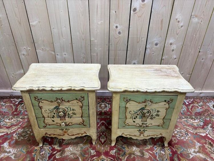 Coppia di capelli in legno dipinti in stile Luis XV