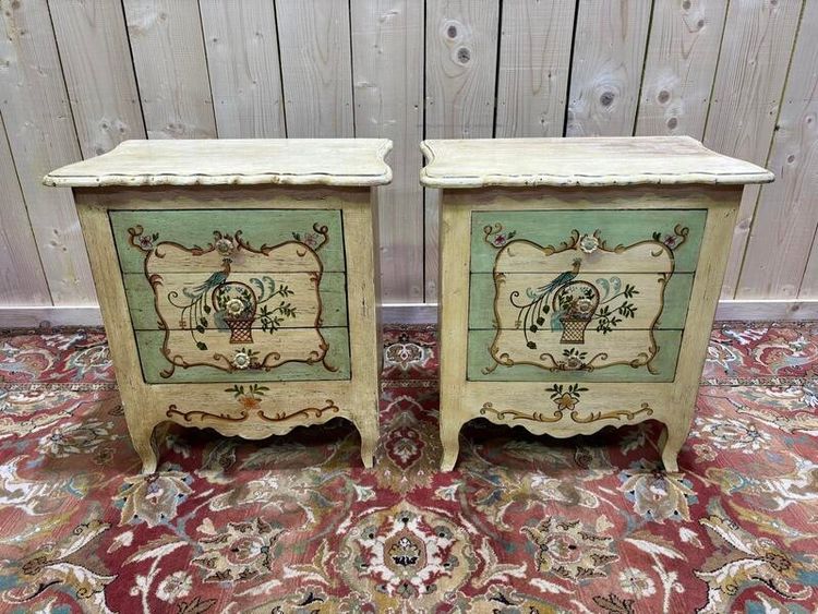 Coppia di capelli in legno dipinti in stile Luis XV