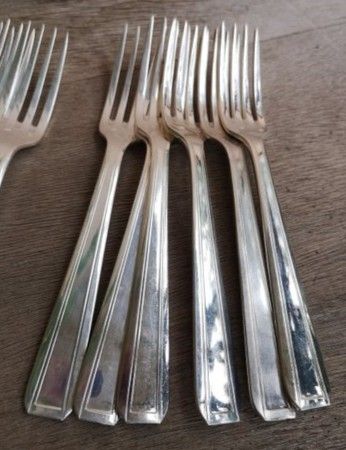 12 silver-plated dessert forks, art deco model, Felix Frères goldsmiths