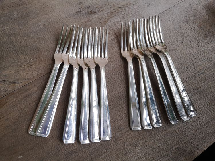 12 art deco silver-plated dessert forks Felix Frères silverware