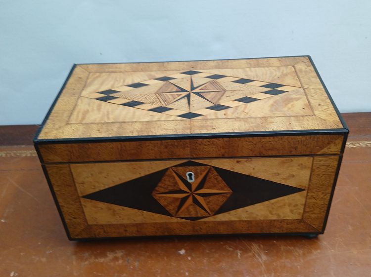 Teedose, tea caddy.