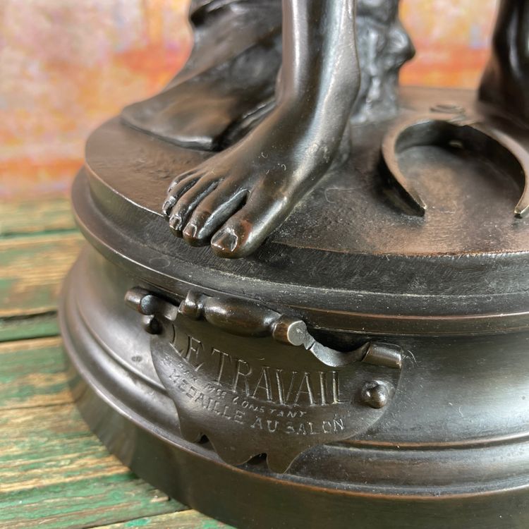 Große Bronzestatue "Die Arbeit" unterzeichnet Maurice Constant - 60 cm - Frankreich, 20. Jahrhundert