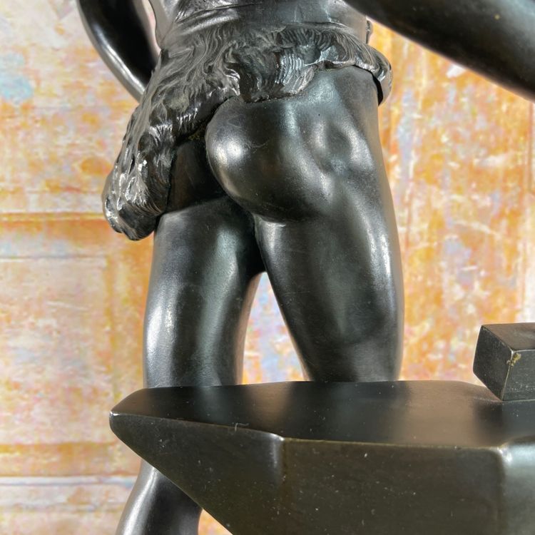Große Bronzestatue "Die Arbeit" unterzeichnet Maurice Constant - 60 cm - Frankreich, 20. Jahrhundert