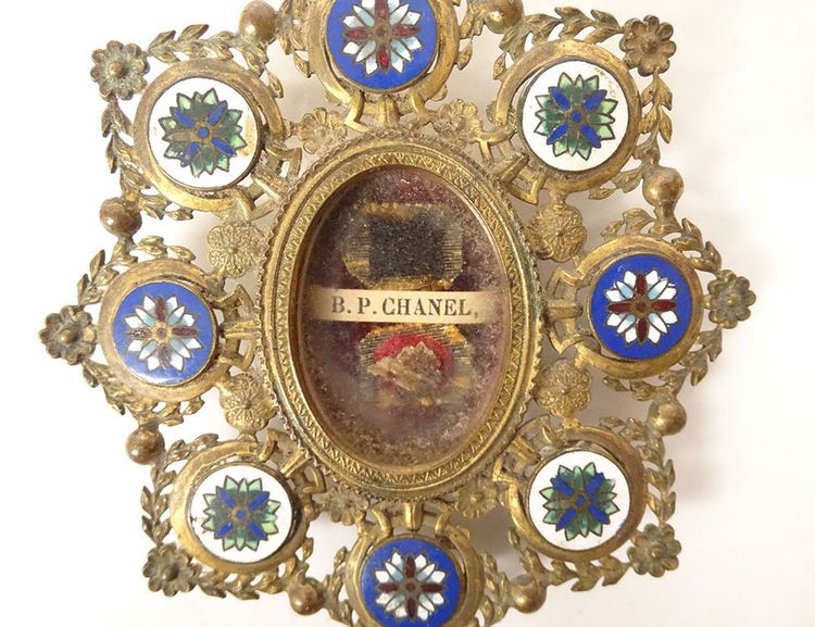 Reliquary medallion gilded brass enamel Blessed Peter Chanel late 19th century