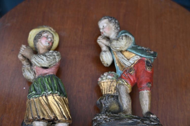 Pair of statues in 18th-century polychrome terracotta