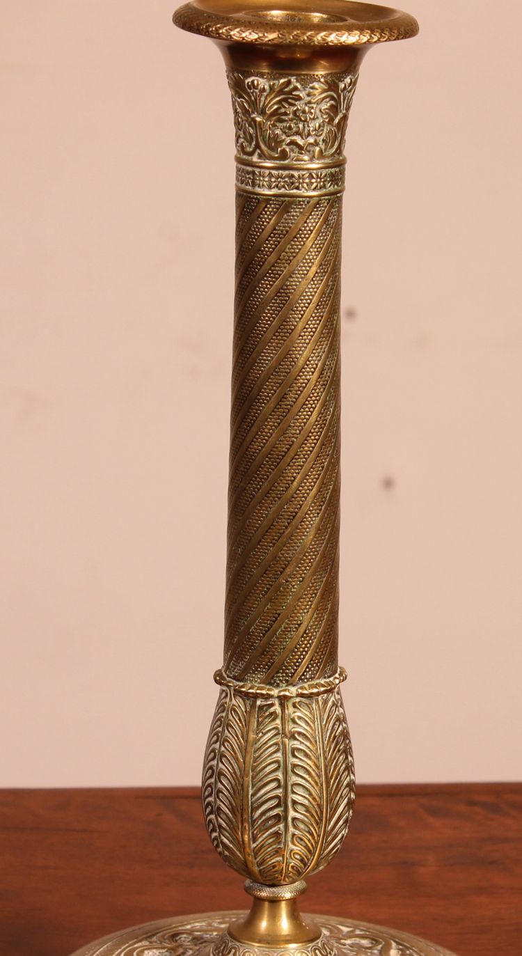 Candeliere in bronzo dorato di periodo impero inizio XIX secolo