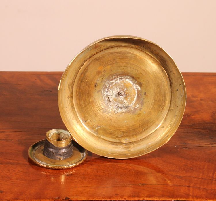 Candeliere in bronzo dorato di periodo impero inizio XIX secolo