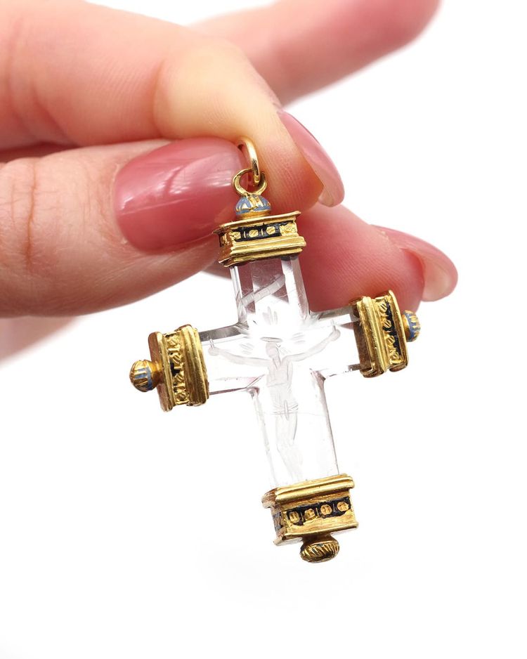 Croix 17e intaille cristal de roche en or 22k, pendentif croix ancienne, christ en intaille