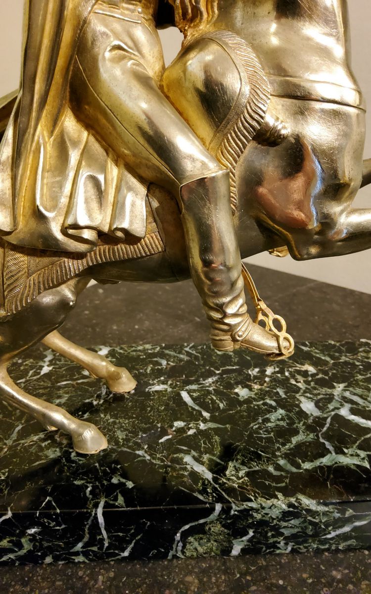 Scultura in bronzo dorato raffigurante Napoleone Bonaparte su un cavallo rampante Fine del XIX secolo