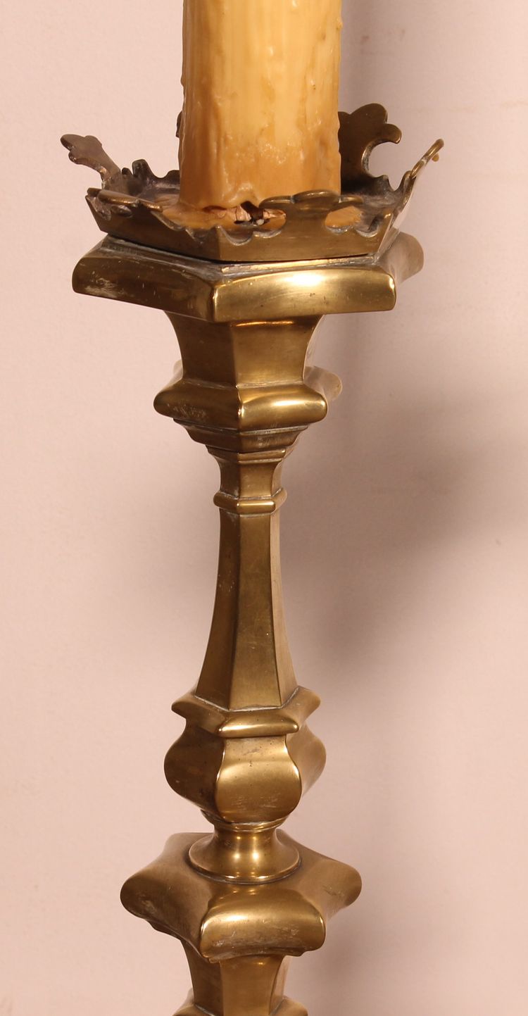coppia di portacandele elettrificati in bronzo - Italia - XVII secolo