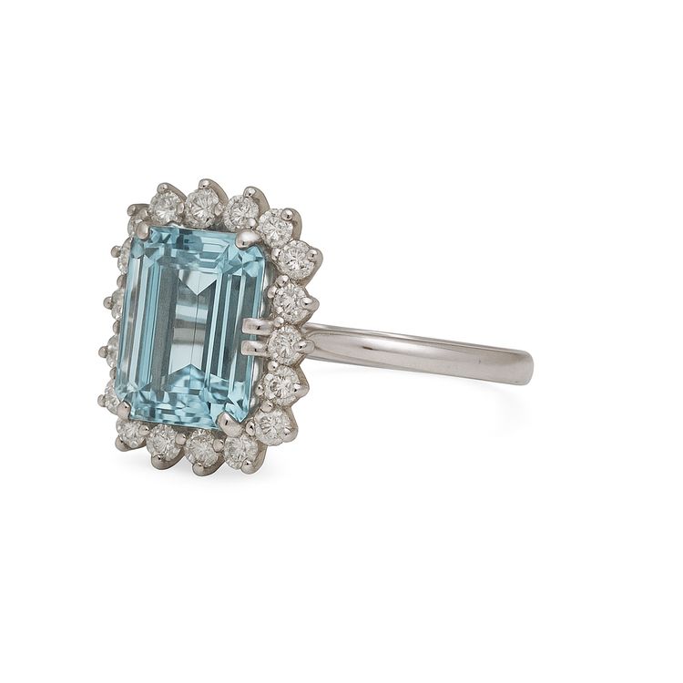 Anello con acquamarina e diamanti