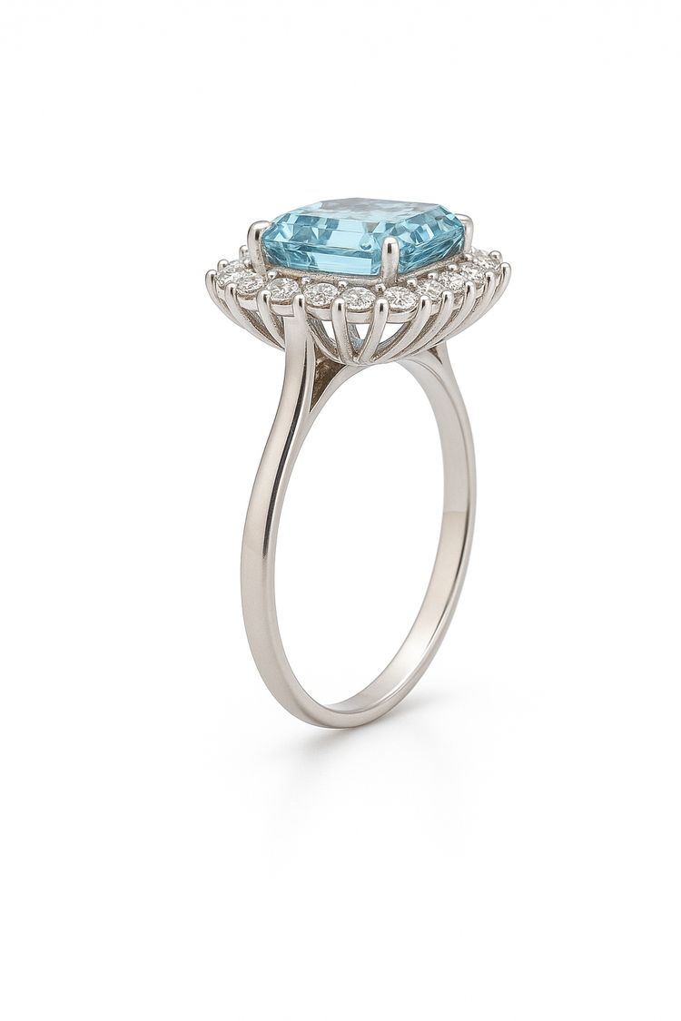 Anello con acquamarina e diamanti