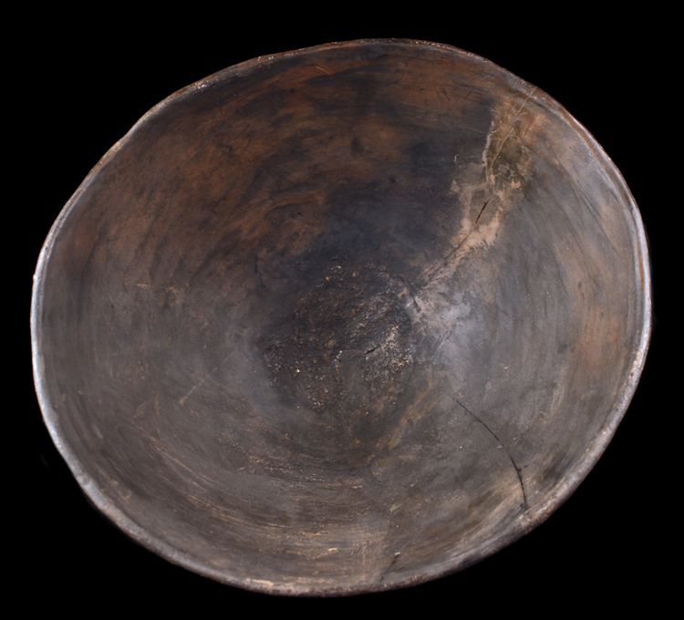 Terracotta bowl, oceanic art, tribal art, primitive art, Papua New Guinea, Oceania