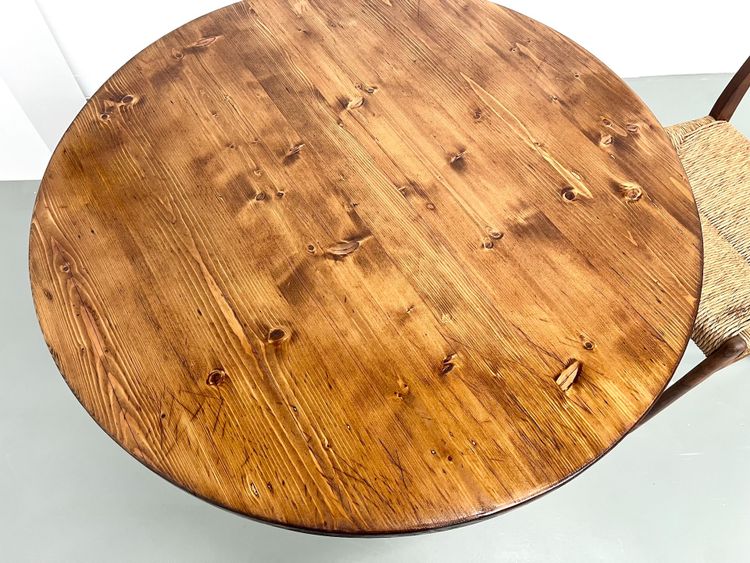 Occasional" round pine table Les Arcs