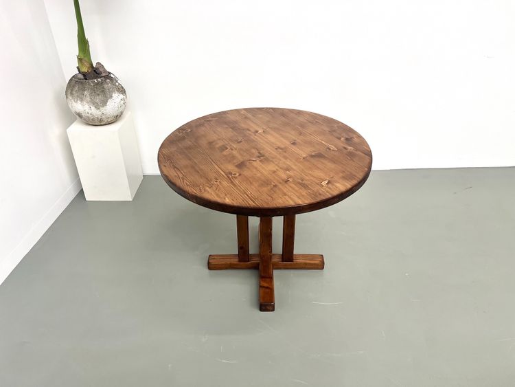 Occasional" round pine table Les Arcs