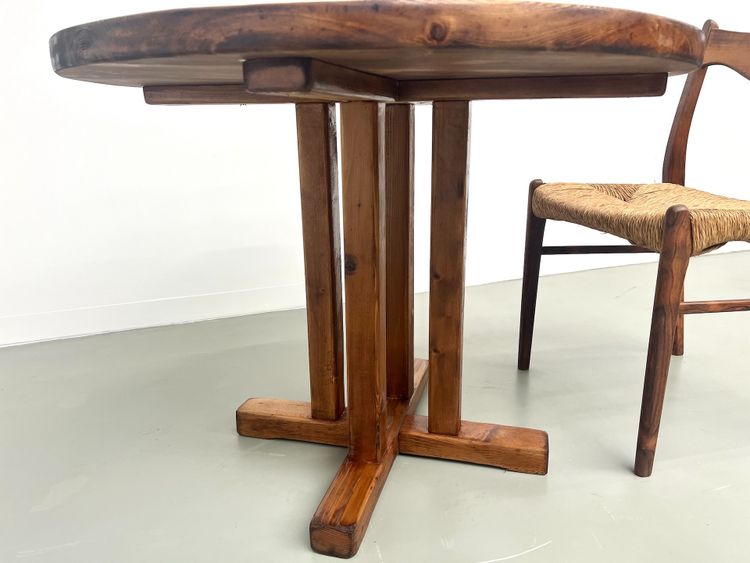 Occasional" round pine table Les Arcs