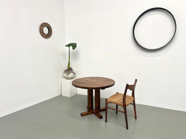 Occasional" round pine table Les Arcs