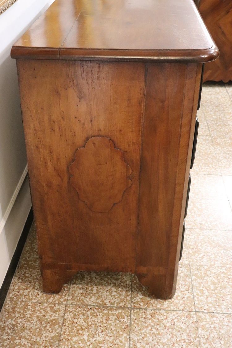 Commode Italienne 17ème Siècle En Noyer