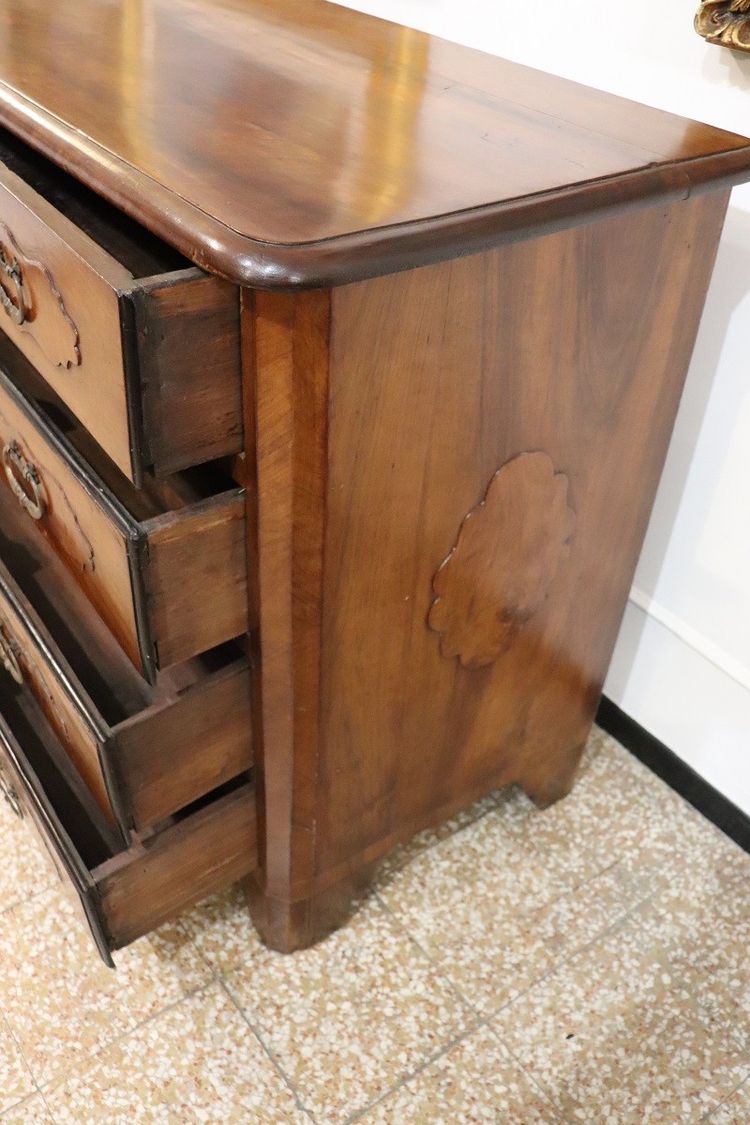 Commode Italienne 17ème Siècle En Noyer