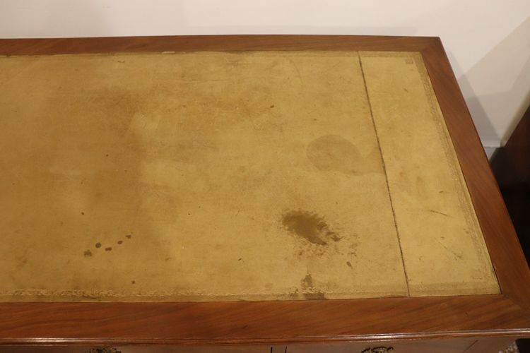 18th Century Desk In Walnut