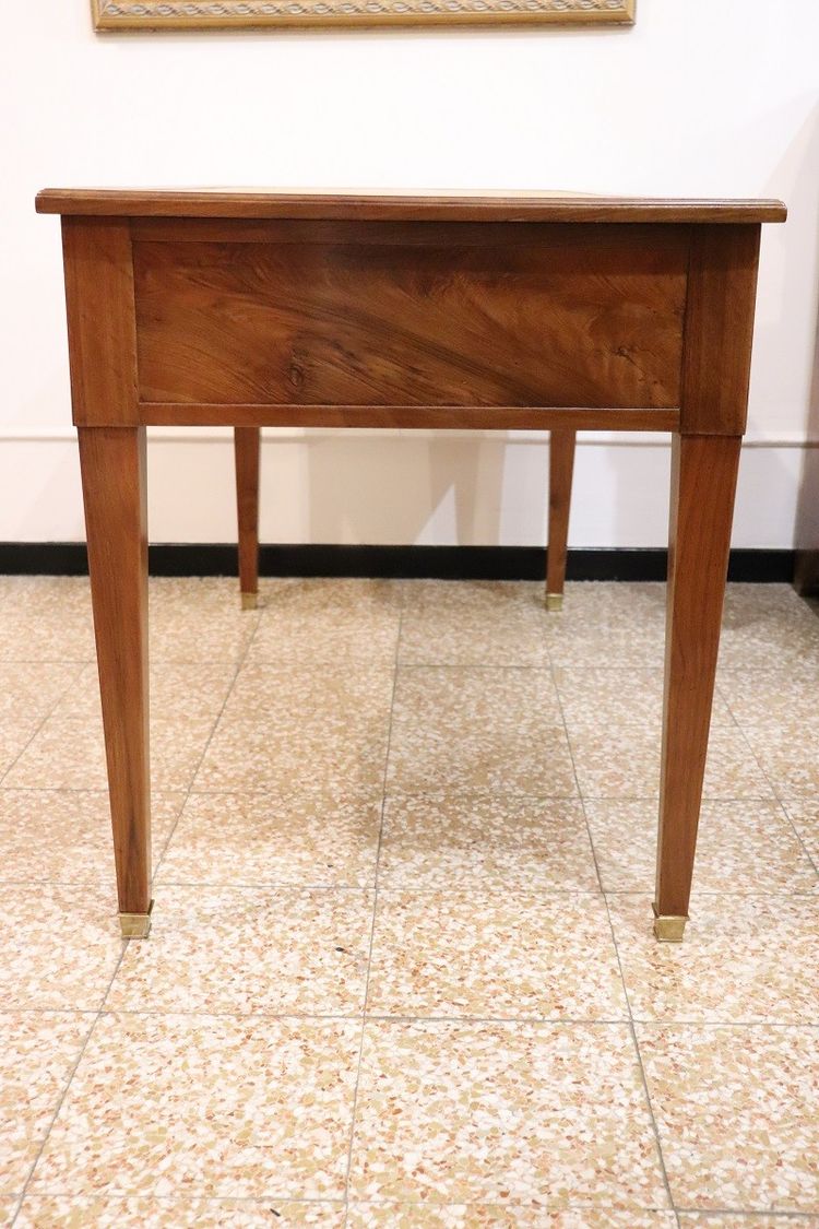 18th Century Desk In Walnut