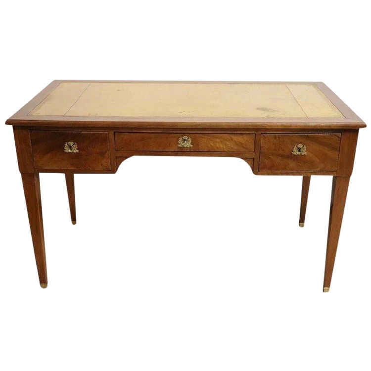 18th Century Desk In Walnut