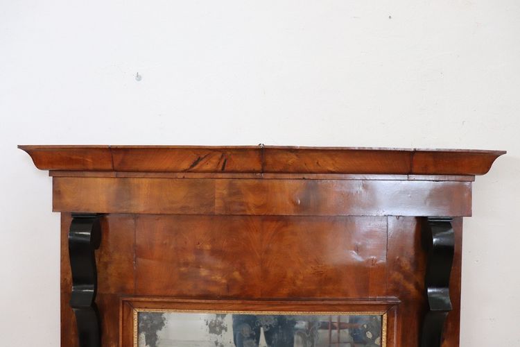 Specchio da parete in legno di noce, inizio XIX secolo
