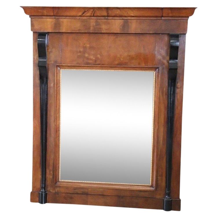 Specchio da parete in legno di noce, inizio XIX secolo