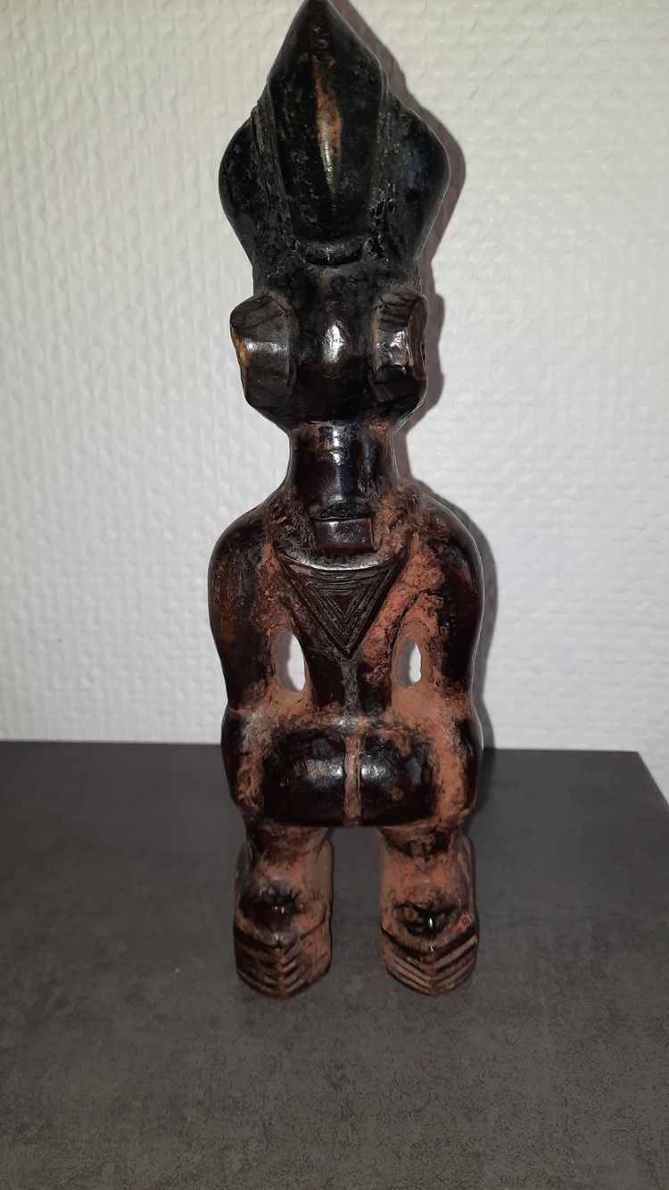 Ibedji male statuette