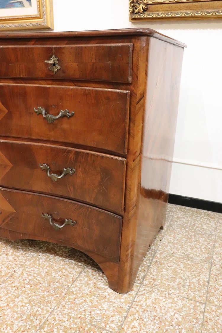 commode italienne en Noyer, 18ème Siècle