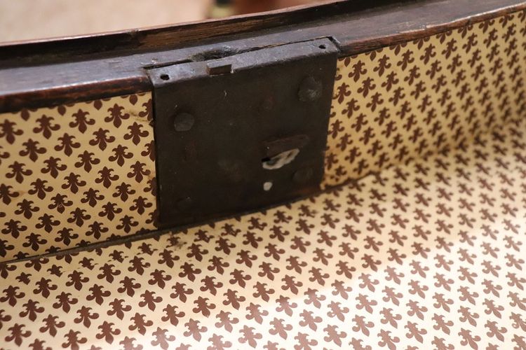 commode italienne en Noyer, 18ème Siècle