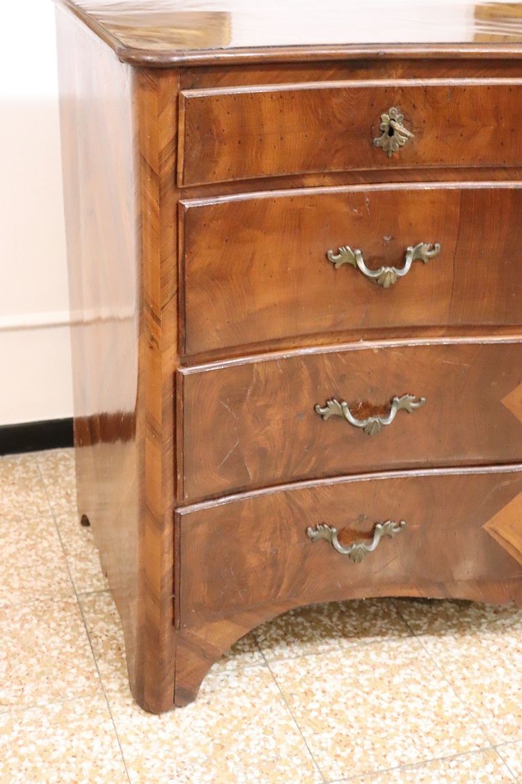 commode italienne en Noyer, 18ème Siècle