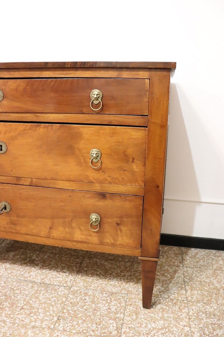 Commode ancienne en noyer massif, Italie 18e siècle