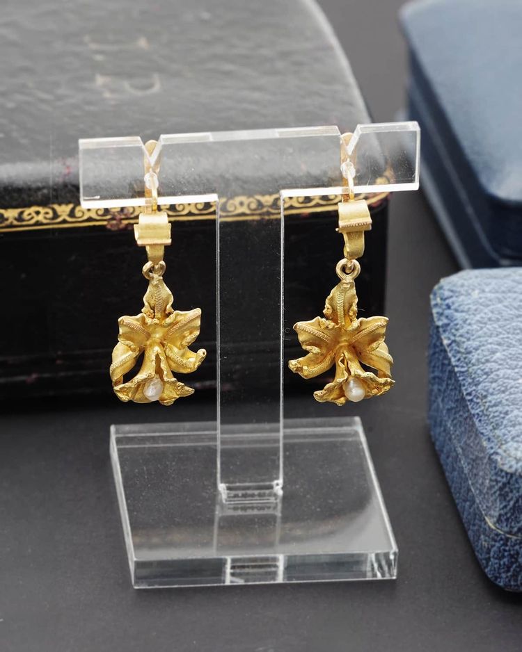 Orchid earrings vintage 18k gold pearls flowers pendants, vintage earrings, dangle earrings 