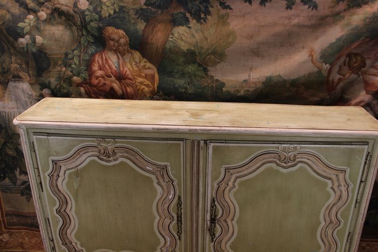 buffet a hauteur d'appui rechampi vert. late 18th/early 19th century