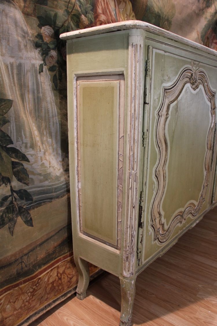 buffet a hauteur d'appui rechampi vert. late 18th/early 19th century