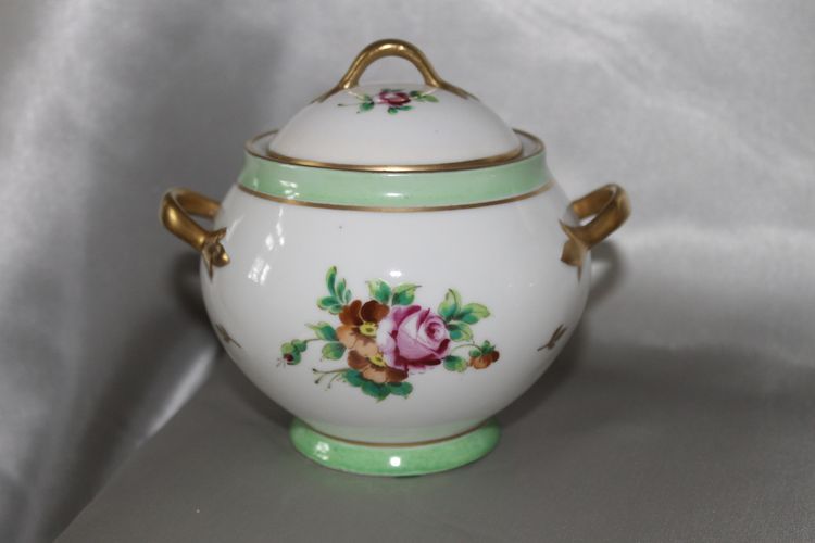 Part of a Samson porcelain tea service: teapot, sugar bowl, milk jug