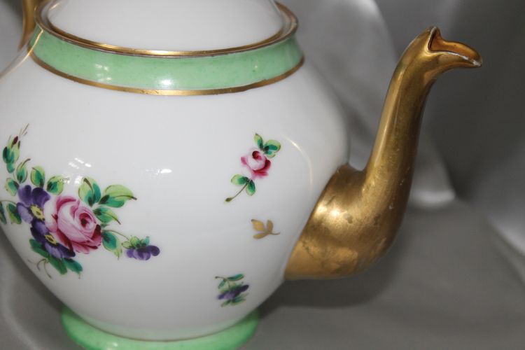Part of a Samson porcelain tea service: teapot, sugar bowl, milk jug