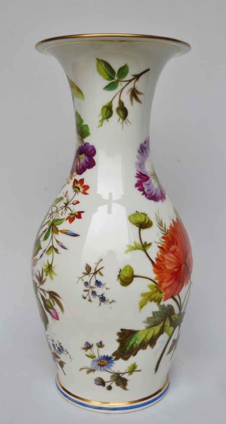 Vaso in porcellana del periodo del restauro.