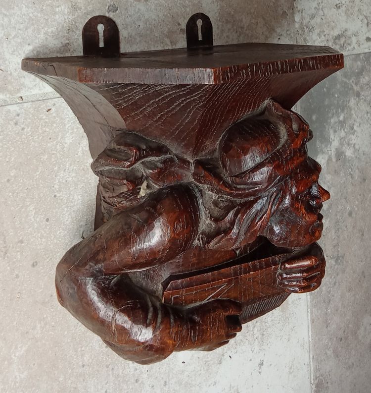 Ancienne console d applique étagère bois sculpté style néo gothique 