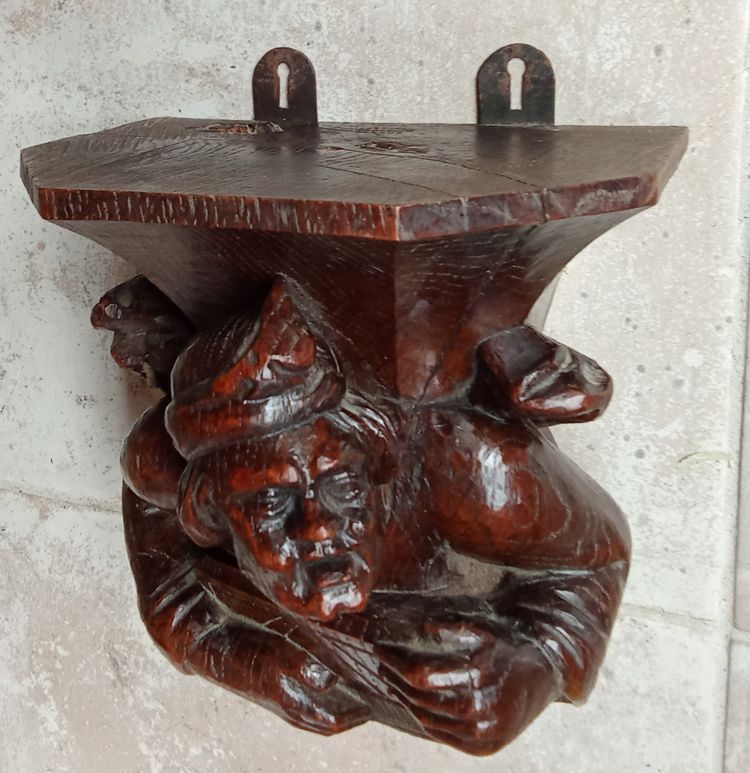 Ancienne console d applique étagère bois sculpté style néo gothique 