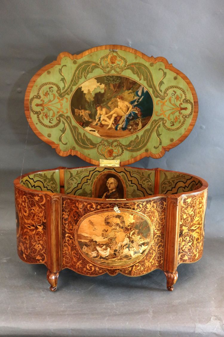 Large marquetry box