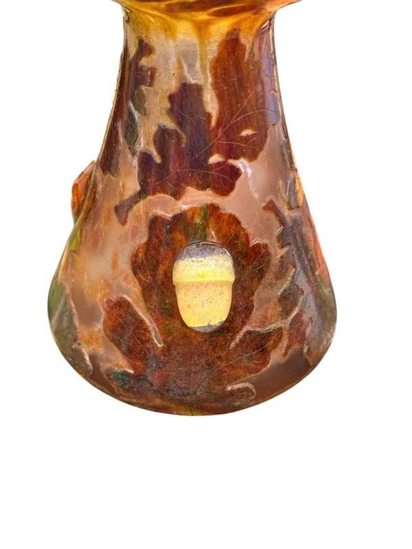 Daum Rare Calice Vase "Feuilles De Chênes Et Cabochons" (Eichenblätter und Cabochons)